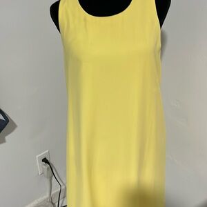 Vestido amarlllo casi sin uso